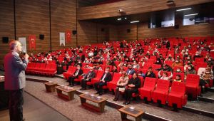 Yazar Nurallah Genç kitapseverlerle buluştu