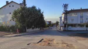 5 ay önce asfalt attılar, yeniden kazdılar