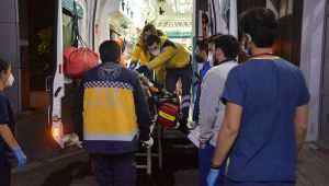 Kamyon elektrik tellerine takıldı, sürücüyü elektrik çarptı