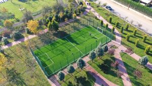 Kartepe’de futbol sahaları yenilendi