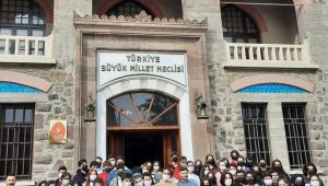 Lise öğrencileri Ankara'yı gezdi