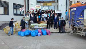 Öğrenciler 300 kiloluk plastik atığı geri dönüşüme gönderdi