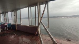 Şiddetli rüzgar kafeyi kullanılmaz hale getirdi