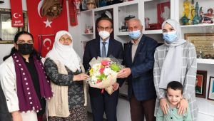 Vali Yavuz ve eşi Gebze'de gönüllere dokundu