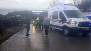 Virajı alamayan araç devrildi: 2 yaralı