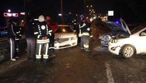 Yola dökülen gübre yüzünden 8 araç birbirine girdi