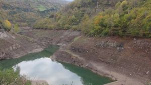 Yuvacık Barajında, sular çekildi köprü ortaya çıktı
