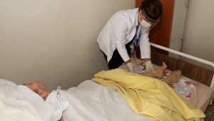 1 yılda 1090 kişiye hasta refakatçi eğitimi verildi