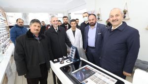 Başkanlardan Akse’de Esnaf Ziyaretleri