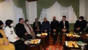 Büyükakın: İnsanları mayalayanlar yazarlardır