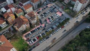 Gölcük’te yapılan otoparktan vatandaş çok memnun