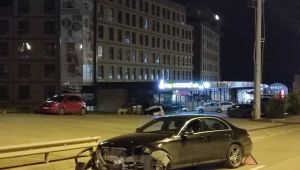 Kocaeli'de iki otomobil çarpıştı: 1 yaralı