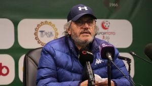Mustafa Reşit Akçay, “Kontra atak takımıyız”