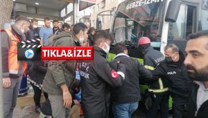 Otobüs durağa çarptı, bekleyen yolcular altında kaldı