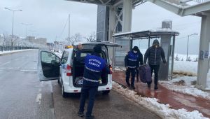 Büyükşehir Zabıtası herkese yardım elini uzattı