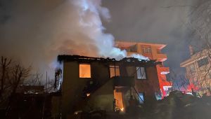 Darıca’da çöp dolu bina alev alev yandı