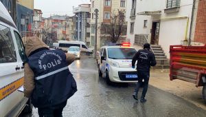 Kanser hastası yaşlı adam evinde ölü bulundu