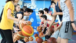 Spor Okullarında 24 bin çocuk sporla tanıştı