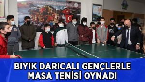 Başkan Bıyık, gençlerle masa tenisi oynadı