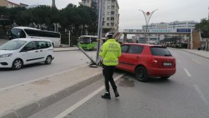 Gebze'de iki araç çarpıştı: 3 yaralı