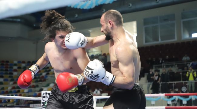 Kick Boks’ta büyük heyecan devam ediyor