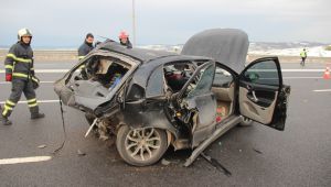 Kocaeli'de iki otomobil çarpıştı: 3 yaralı