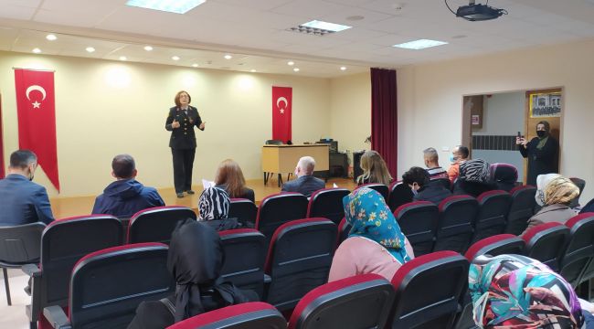 Kocaeli'de kadınlara hakları anlatıldı