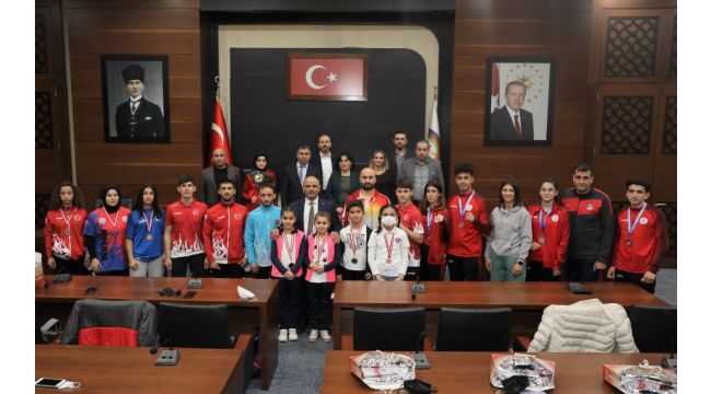 Körfezli şampiyonlardan Başkan Söğüt’e ziyaret