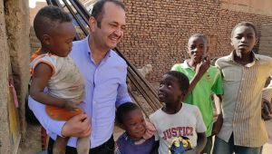 Yaşar Çakmak Sudan'da gönülleri fethetti