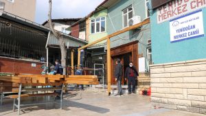 Yenidoğan Camiinin sundurması da yenileniyor