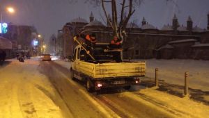 Gebze'de ekipler kar mesaisinde