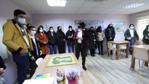 Lise ve üniversite öğrencilerinden Cemile Meriç’e ziyaret