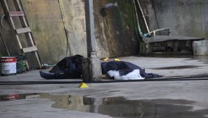 Metrelerce yükseklikten beton zemine düşerek öldü!