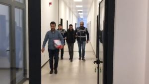 300 bin liralık saat ve telefon çalan şahıs yakalandı