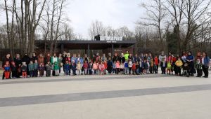 Anne ve çocuklar Ormanya’da