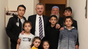 Başkan Büyükakın, yetimleri güldürdü