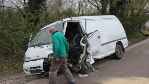 Cip ile panelvan çarpıştı: 2 yaralı