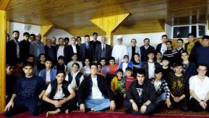 “Gençler Geleceğimiz İftara Geleceğiz”