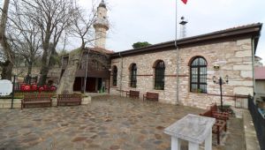 Tarihi Orhan Camii çiçek açtı