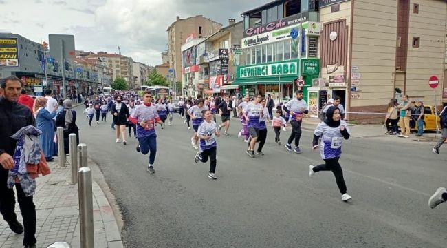 19 Mayıs Gençlik ve Halk Koşusuna Coşkulu Katılım