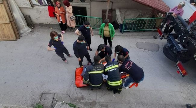 200 kiloluk hasta eve vinçle taşındı