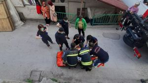 200 kiloluk hasta eve vinçle taşındı