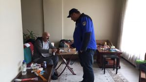 Büyükşehir Zabıtası Mehmet amcanın derdine ilaç oldu