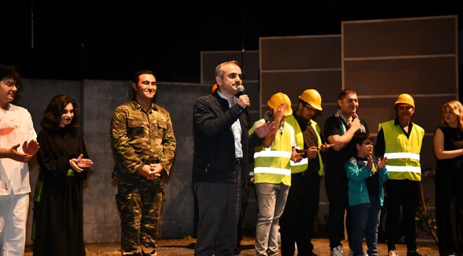 Çayırova’lı genç tiyatroculara tam not