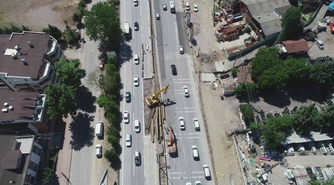 D-100’de birer şerit trafiğe kapatıldı
