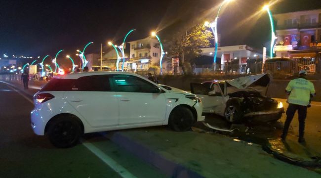 Dilovası’nda 3 araç birbirine girdi