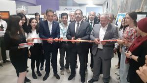 Genç ressamların resimleri sergilendi