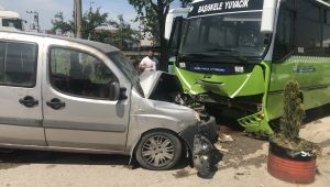 Halk otobüsü ile hafif ticari araç çarpıştı: 4 yaralı