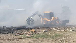 Hurdalar yandı, gökyüzünü simsiyah dumanlar kapladı