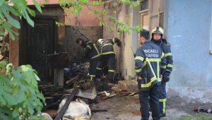 Hurdalık olarak kullanılan kulübe küle döndü